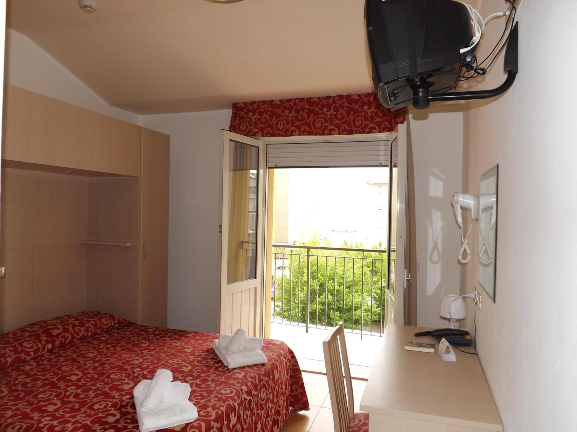 Hotel Mimosa ベラーリア・イジェア・マリーナ 部屋 写真