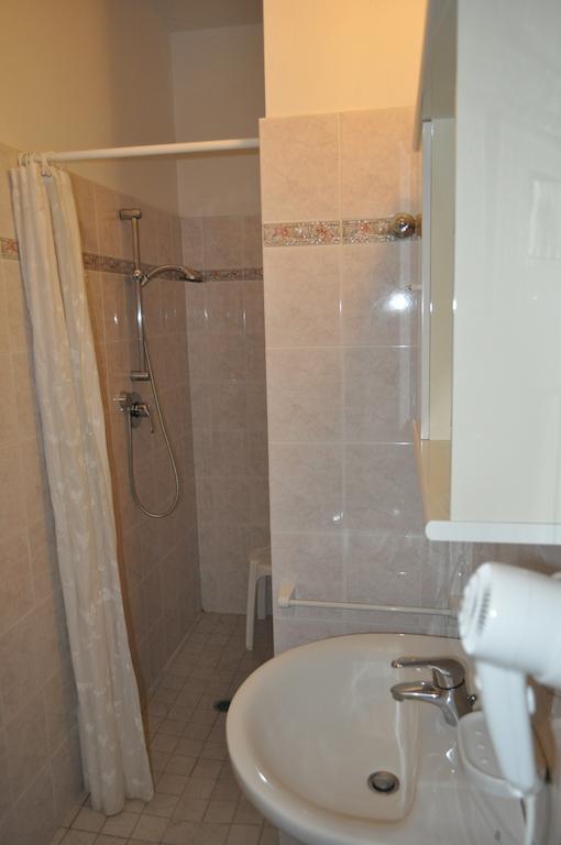 Hotel Mimosa ベラーリア・イジェア・マリーナ 部屋 写真