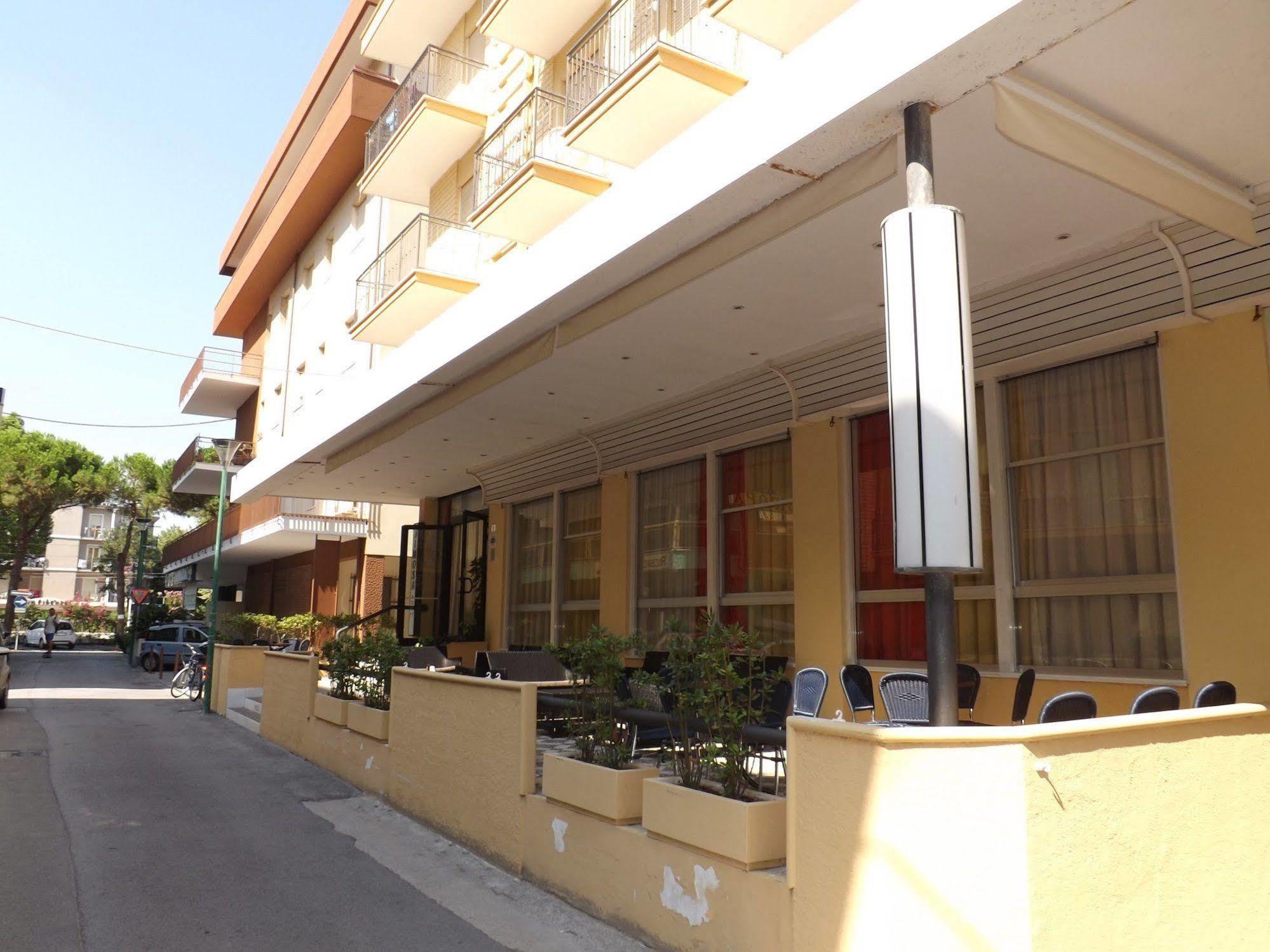 Hotel Mimosa ベラーリア・イジェア・マリーナ エクステリア 写真